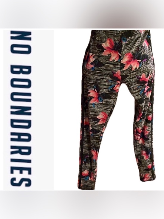 No Boundaries Pants - ‼️Free with Purchase‼️ Floral Leggings 🌺💜🦋